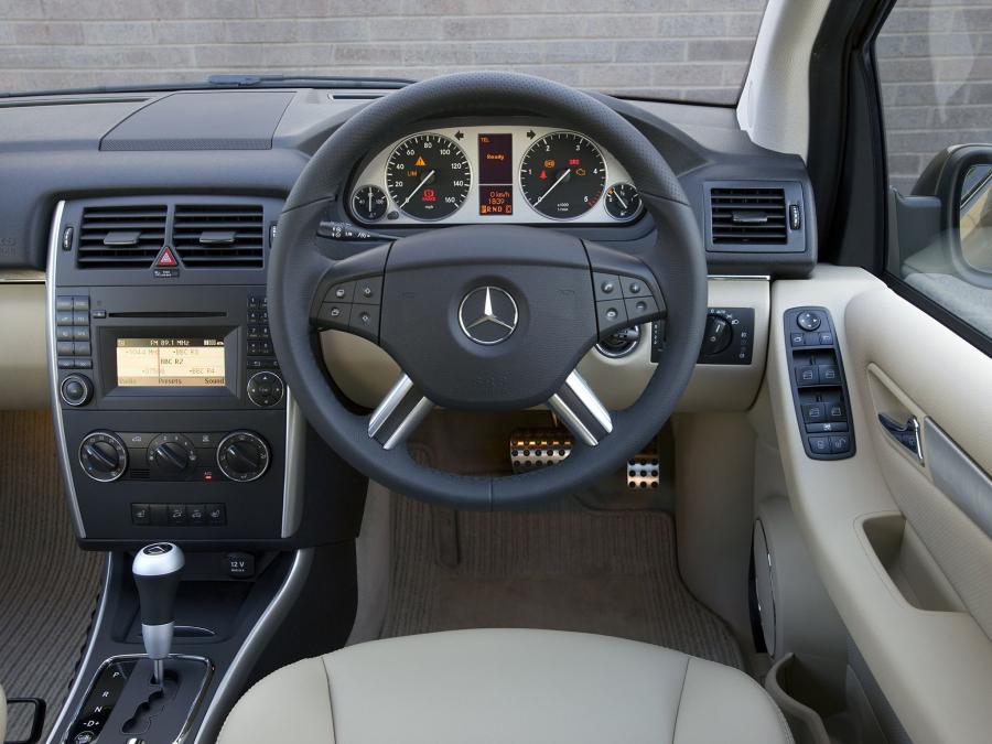  Mercedes-Benz B-Class 2008 года  (UK) (фото 14 из 18)